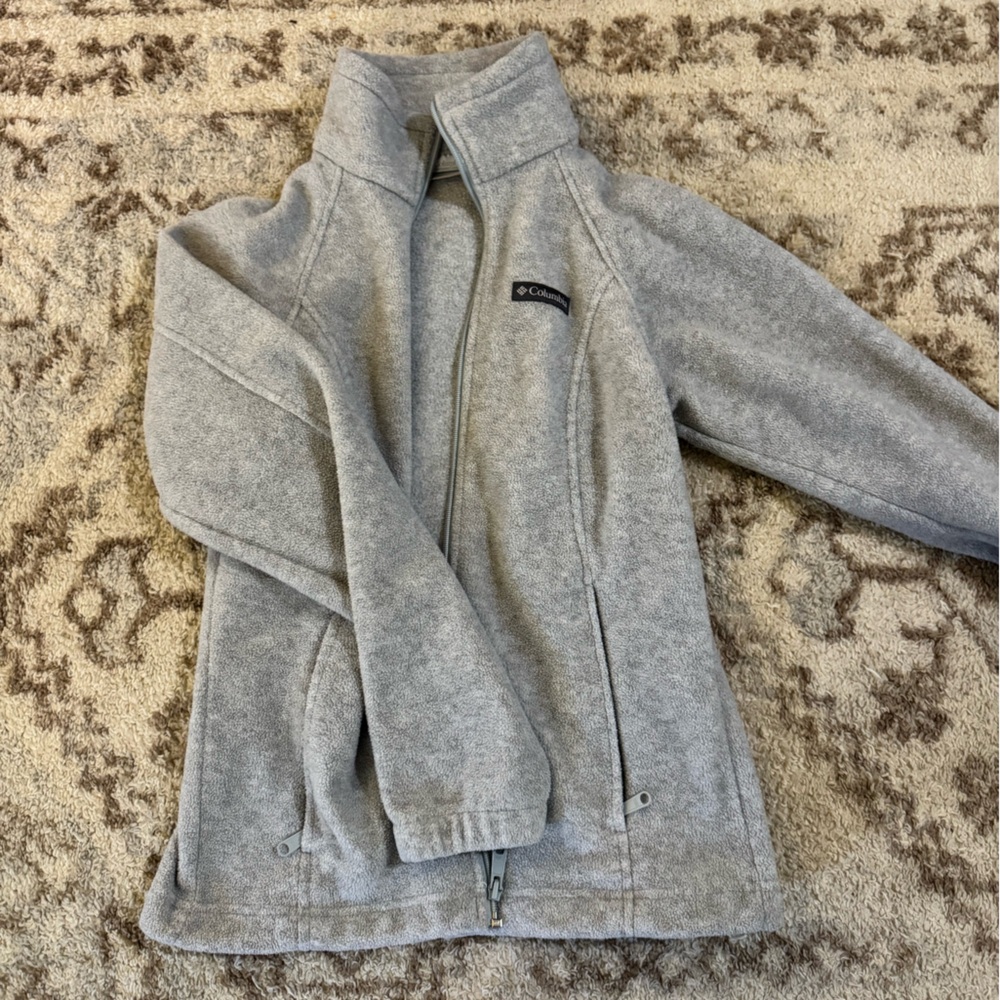 Columbia Women's Light Gray Fleece Jacket